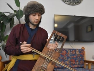 Bilecik'te genç müzisyen, geleneksel Türk enstrümanlarını yaşatıyor
