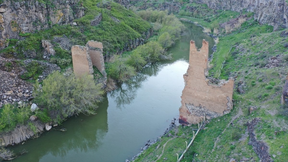 Tarihi Ani Köprüsü, yeniden ayağa kalkıyor