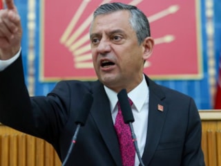 Özgür Özel "Deniz Gezmiş" için "şehit dedi: Mezarı başında andık