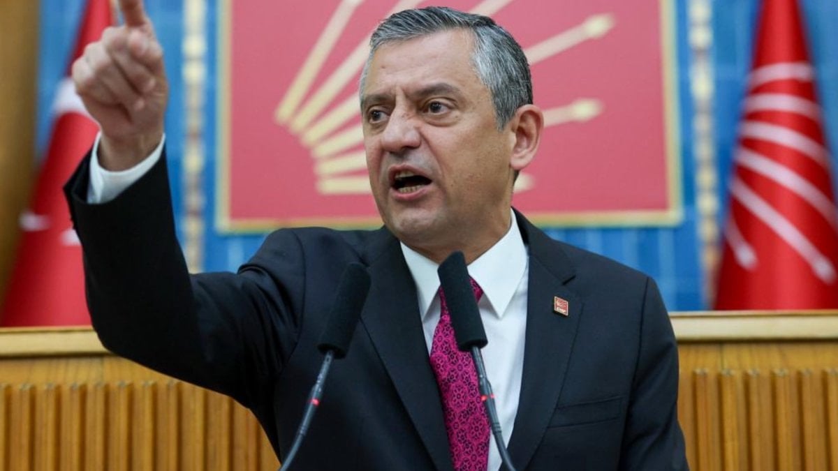 Özgür Özel "Deniz Gezmiş" için "şehit dedi: Mezarı başında andık
