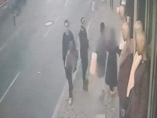 İstanbul'da cansız mankenin kıyafetiyle soygun yaptı
