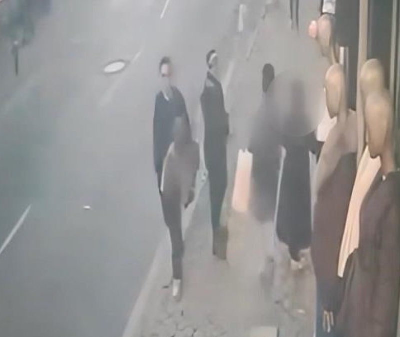 İstanbul'da cansız mankenin kıyafetiyle soygun yaptı