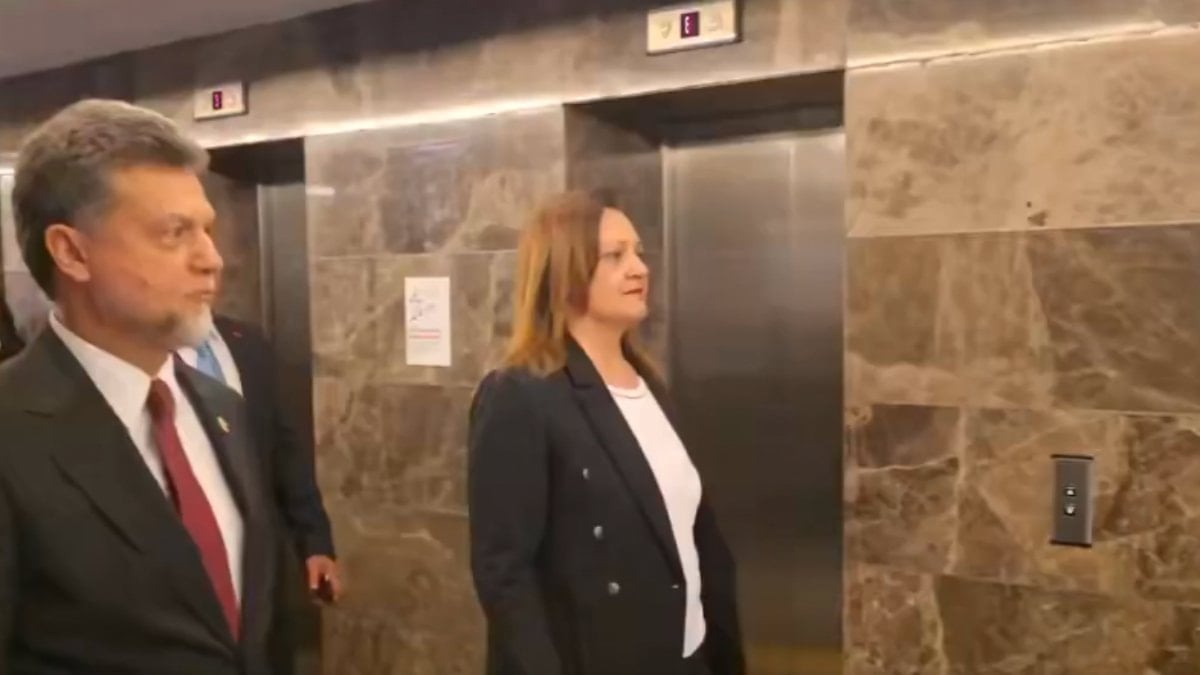 Burcu Köksal AK Parti Genel Merkezi'nde