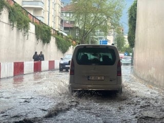 Bolu'da sağanak sonrası dolu sürprizi