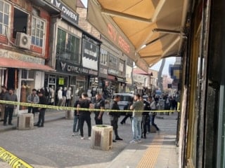 Van'da sokak ortasında silahlı saldırı: Bacağından vurdular