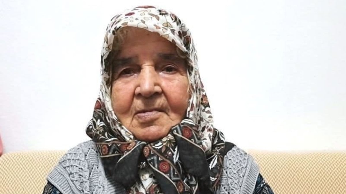 Denizli'de Osmanlı'nın son dönemini gören Hidaye teyze, 107 yaşında hayatını kaybetti