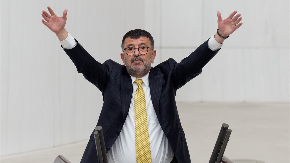 Veli Ağbaba'dan, Gökhan Böcek'e: Zavallı adam, acıyorum