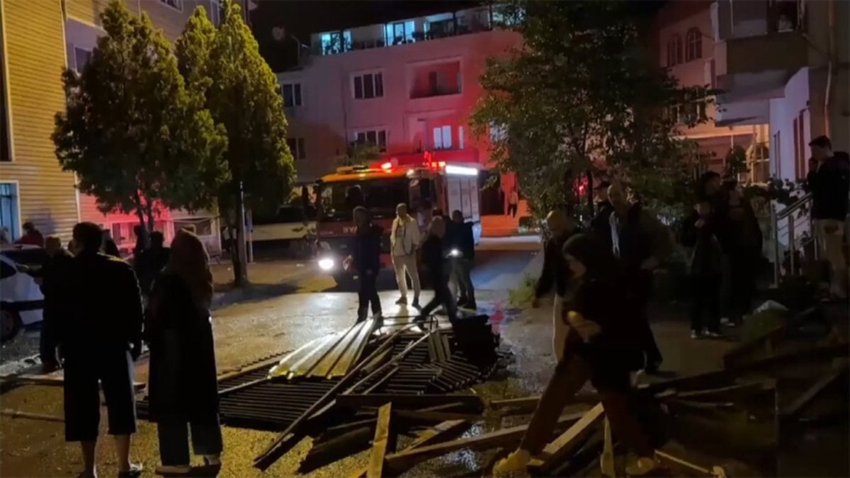 Bartın'da fırtına çatıyı söktü: 6 araç zarar gördü