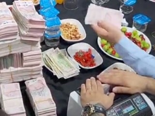 Aşiret düğününde milyonlarca lira toplandı: Saymaktan yorulup makine kullandılar