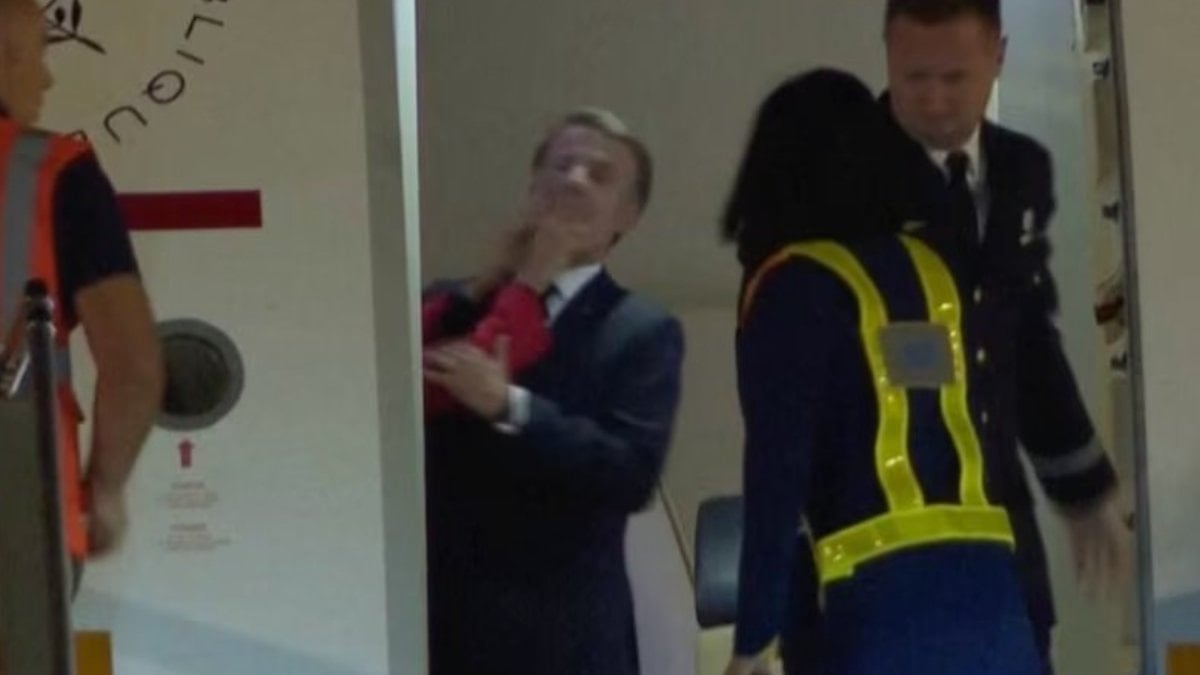 Macron'un eşinden yediği tokadın sebebi ortaya çıktı