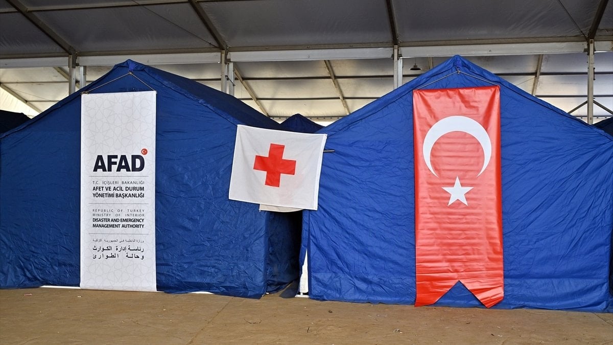 Türkiye'nin Lübnan'a gönderdiği çadırlar, geöçici yaşam alanı oldu