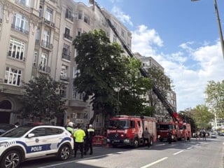 İstanbul'da iş yerinde korkutan yangın