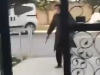 İstanbul'da çocukların kavgasına anneleri de dahil oldu: Bıçak çekti
