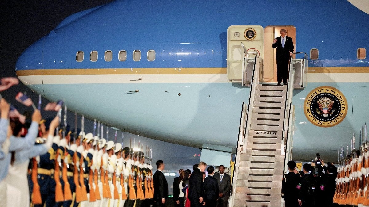 ABD Başkanı Trump'ın uçağı Çin'e indi
