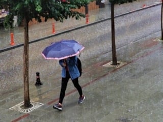 Meteoroloji'den 39 ile sarı kodlu uyarı: Gök gürültülü sağanak bekleniyor
