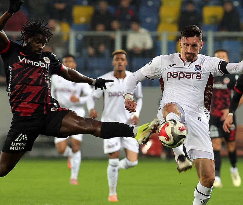 Gençlerbirliği - Trabzonspor maçının ilk 11'leri