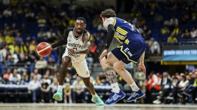 Beşiktaş pota derbisinde Fenerbahçe'yi devirdi