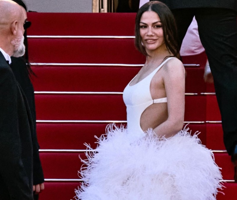 Türk oyuncular Cannes Film Festivali'nde boy gösterdiler: Hande Erçel ve Demet Özdemir'in şıklık yarışı