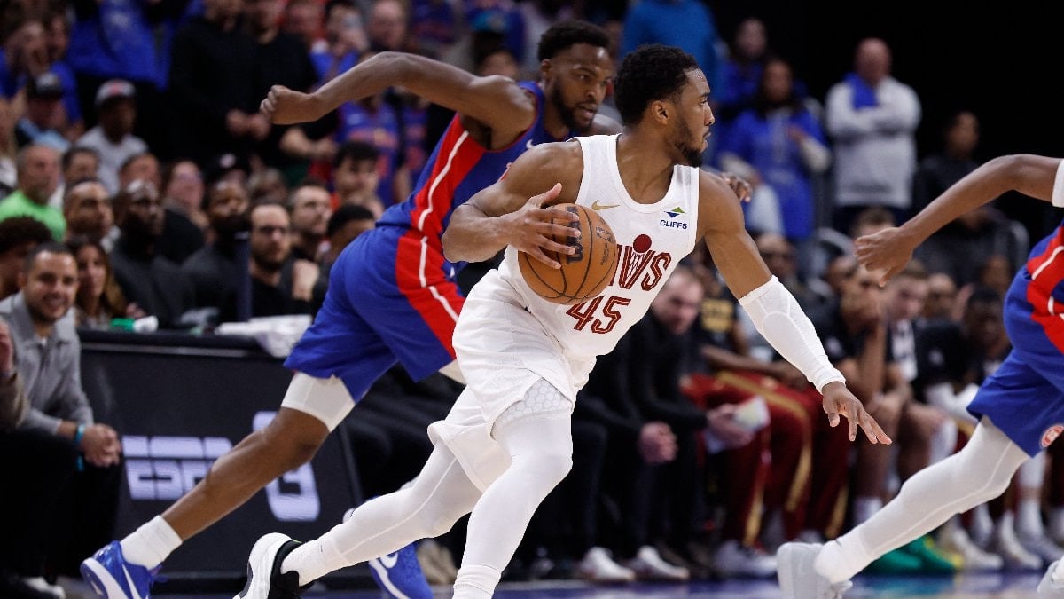 Detroit Pistons'u uzatmalarda yenen Cleveland Cavaliers, seride öne geçti