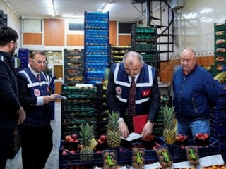 Ticaret Bakanlığı, bayram öncesi İstanbul'daki hallerde denetimi artırdı