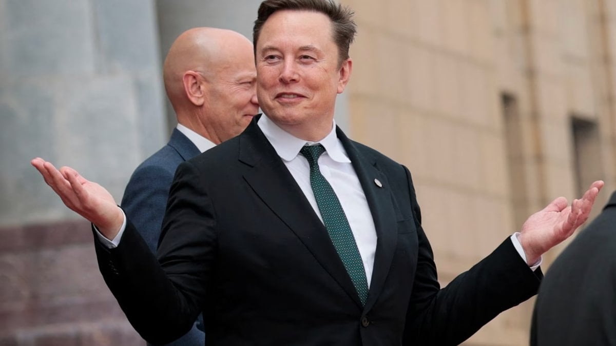 Elon Musk da Pekin'de: Çinliler hem seviyor hem tedirgin oluyor