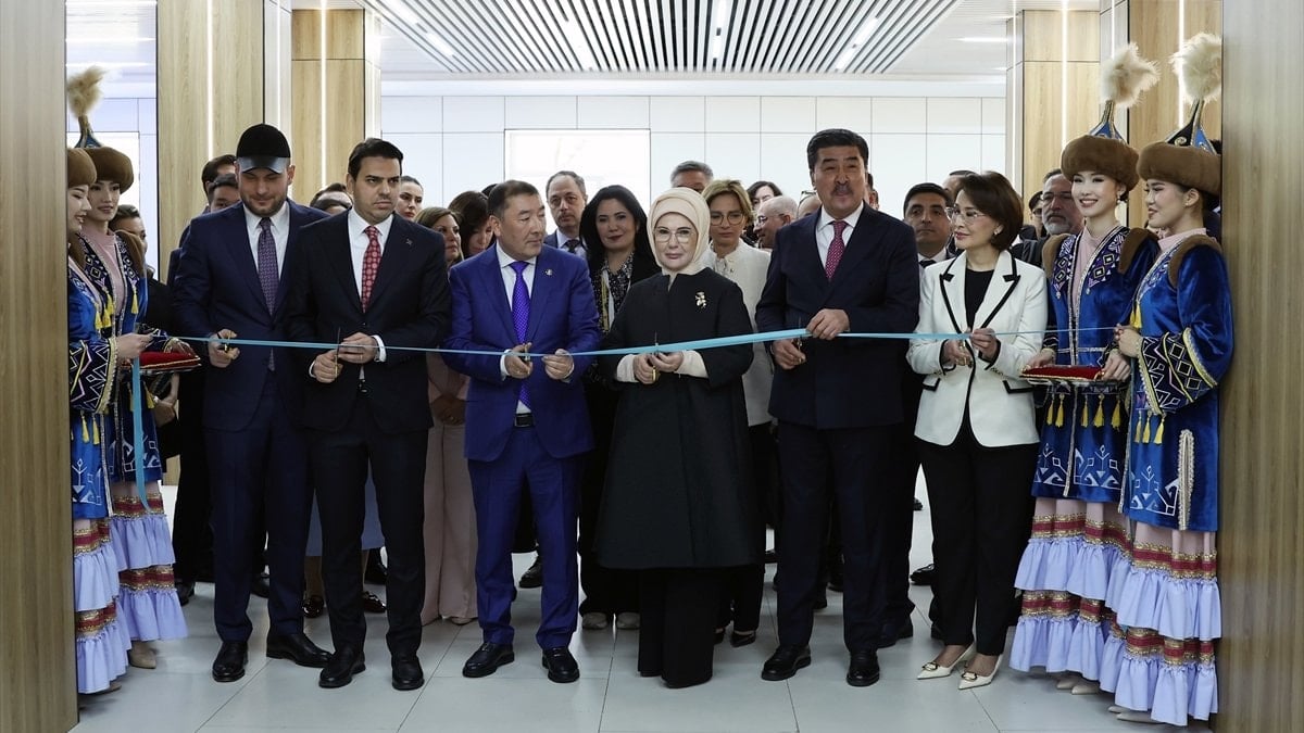 Emine Erdoğan, Kazakistan'da Sıfır Atık Eğitim Laboratuvarı'nı açtı