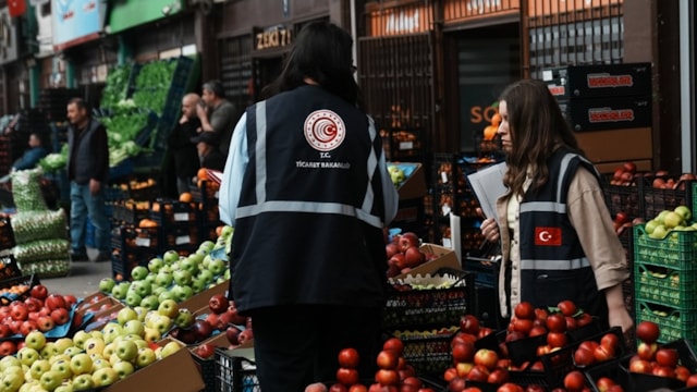 Kurban Bayramı öncesi Ankara'da otogar ve halde fiyat denetimi
