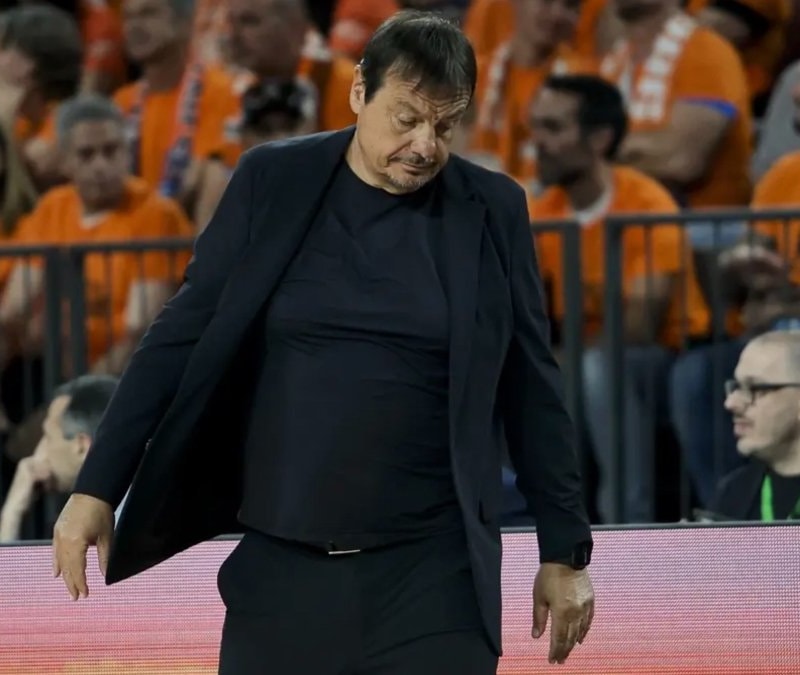Ergin Ataman'ı kızdıran soru: Basın toplantısını terk etti