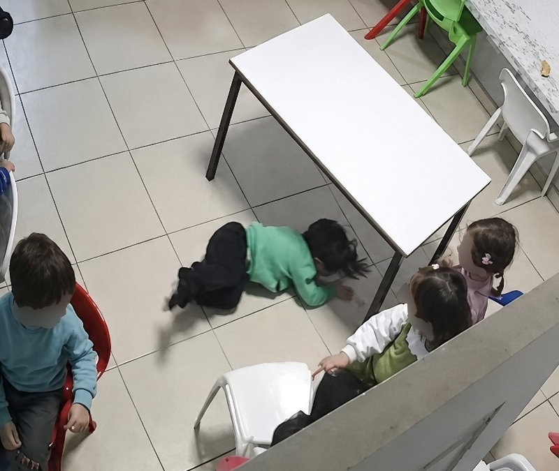 Kırıkkale'de 2,5 yaşındaki çocuğu darbeden kreş eğitmenine hapis cezası
