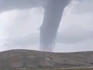 Ege Denizi'nde dev hortum paniği: Gökyüzü ile deniz birleşti