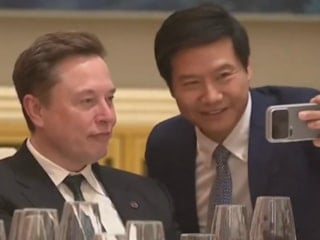 Xiaomi CEO'su Lei Jun, Elon Musk ile selfie çektirdi