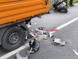 Samsun’da kamyonete çarpan motosiklet sürücüsü hayatını kaybetti