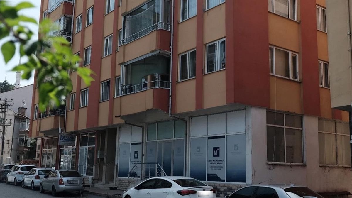 Kastamonu'da üniversiteli yarı çıplak camdan atladı: Evdeki araştırma görevlisi tutuklandı