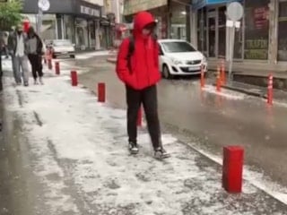 Isparta'da ani dolu ve sağanak, hayatı felç etti