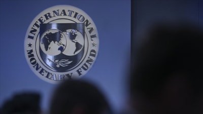 IMF, yükselen petrol fiyatlarının küresel ekonomiyi olumsuz yöne çevirdiğini duyurdu