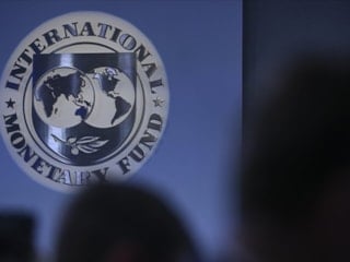 IMF, yükselen petrol fiyatlarının küresel ekonomiyi olumsuz yöne çevirdiğini duyurdu