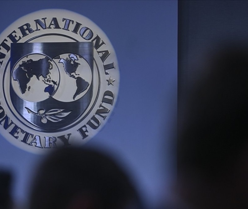 IMF, yükselen petrol fiyatlarının küresel ekonomiyi olumsuz yöne çevirdiğini duyurdu