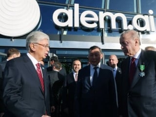 Cumhurbaşkanı Erdoğan, Astana'da Alem.AI Yapay Zeka Merkezi'ne ziyaret