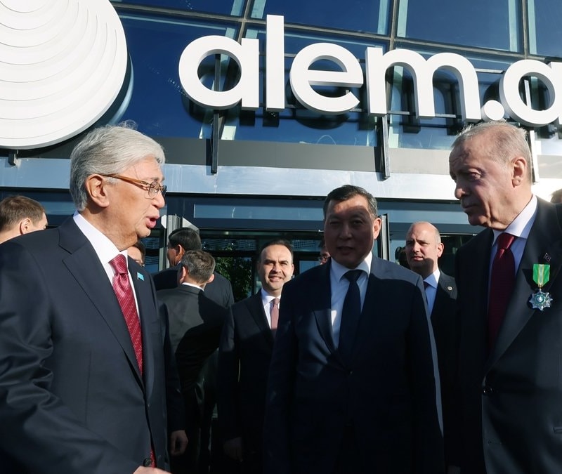 Cumhurbaşkanı Erdoğan, Astana'da Alem.AI Yapay Zeka Merkezi'ne ziyaret