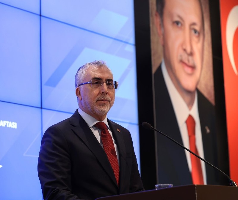 Vedat Işıkhan: Türkiye dünyanın en kapsayıcı sağlık sigorta sistemlerinden birine sahip