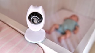 Milyonlarca bebek kamerası hacklendi: Canlı canlı izliyorlar