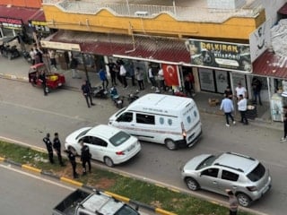 Hatay'da döviz bürosuna ateş açıldı