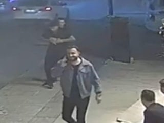 Muş'ta yolda yürürken boğazına limon kaçtı: Heimlich canını kurtardı