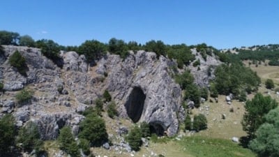 Hem mağara hem dere hem geçit: İki şehri birbirine bağlıyor
