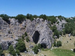 Hem mağara hem dere hem geçit: İki şehri birbirine bağlıyor