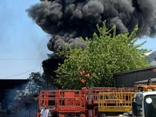 Bursa'da depo yangını: Dumanlar kenti kapladı