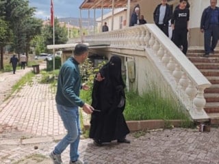 Elazığ'da dilenciler kaçtı, zabıta yakaladı: Beni bırakma aman ha