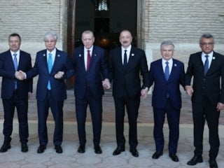 Türk Devletleri Teşkilatı liderlerinden kardeşliği simgeleyen samimi kareler