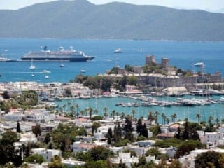 Turizm sezonu başladı, Bodrum’da inşaatlar durduruldu