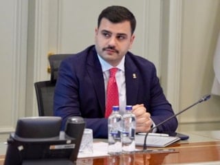Eyyüp Kadir İnan’dan Özgür Özel'e: Beni sarhoş kafayla ayar verdiğin arkadaşlarınla karıştırma